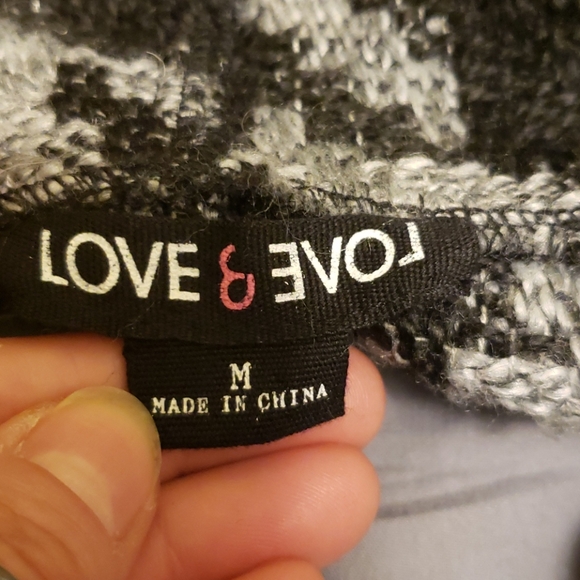 Sweater - Picture 7 of 8